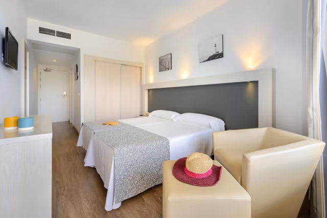 Twin Room with Sea View (1)