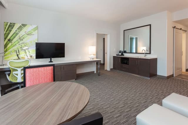 Suite, 1 King Bed, Pool/Gulf View