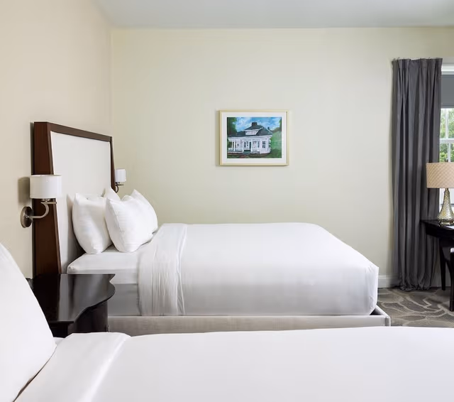 Deluxe Double Queen Room