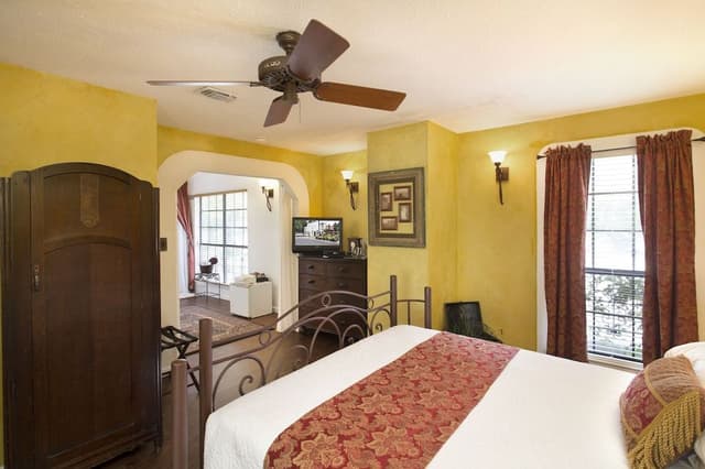 Suite, Private Bathroom (The Medici (Room in the B&B))