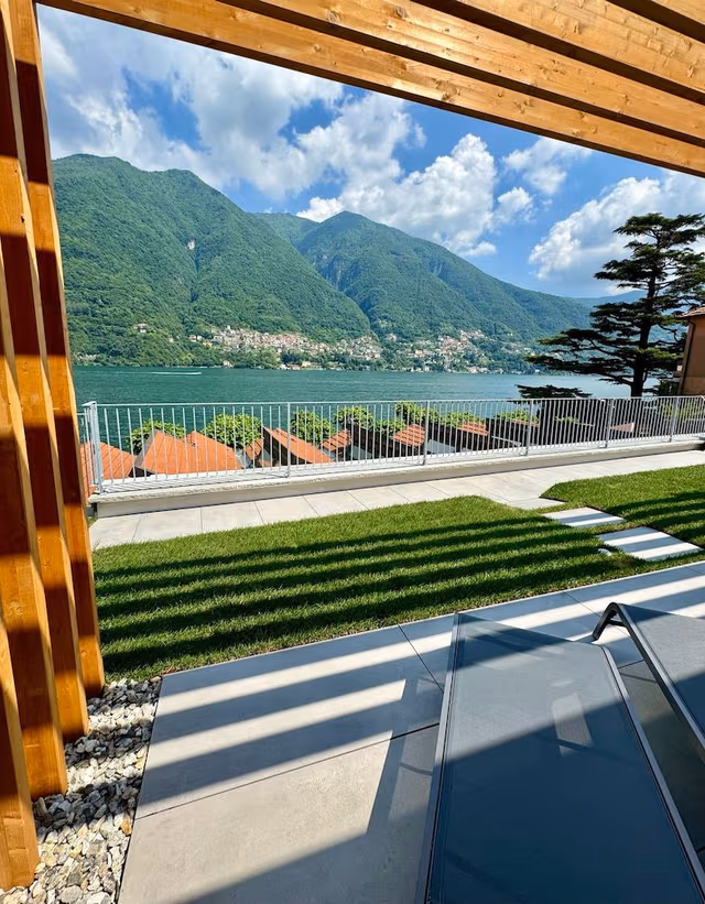 Deluxe Suite, Lake View