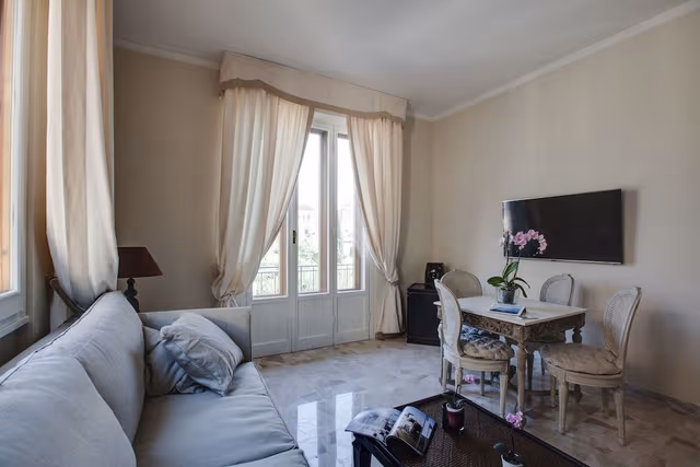 Suite, Balcony