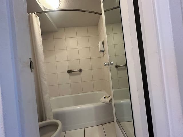 Room, Smoking (Full Bed)