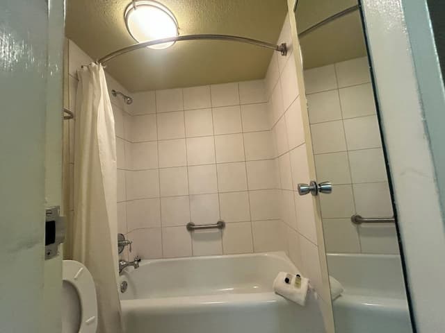Room, Smoking (Full Bed)