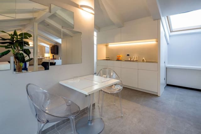 Design Suite, 1 King Bed, Non Smoking, Balcony