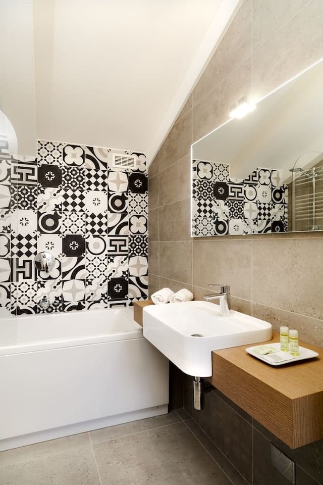 Design Suite, 1 King Bed, Non Smoking, Balcony