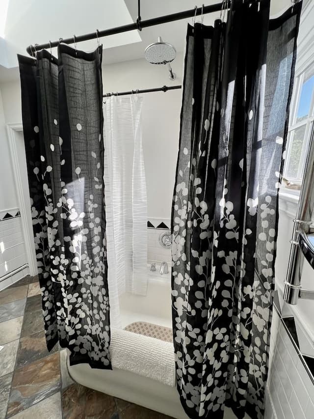 Black Room, Deluxe King Suite, Garden View, Private Bath, Bikes Included