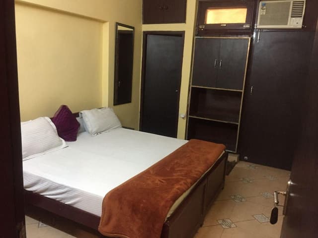 Deluxe Double - 1 King Bed