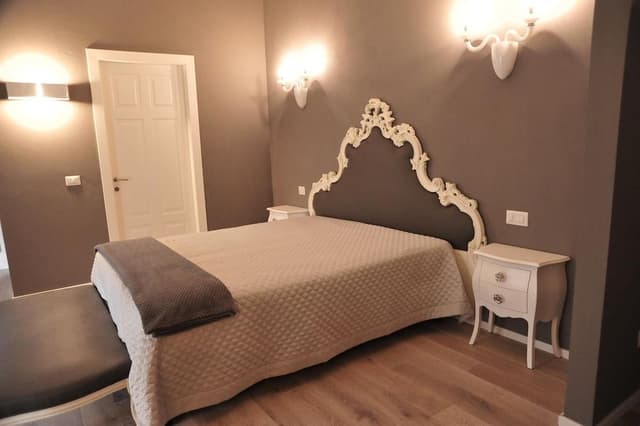 Suite, Jetted Tub