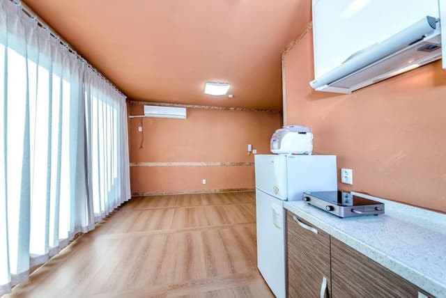 Family Room (A)