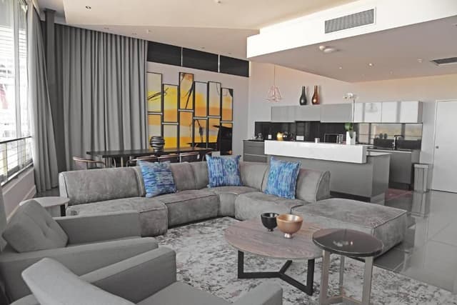2 Penthouse Apartment
