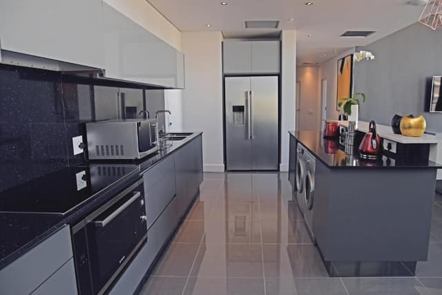 2 Penthouse Apartment