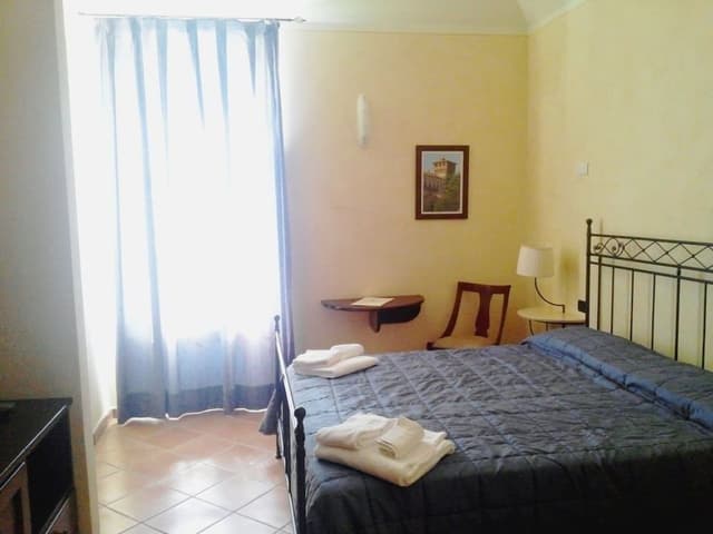 Double Room, 1 Double Bed