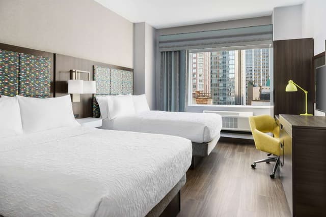 2DBL BEDS W EMPIRE STATE BLDG VIEW NOSMOK