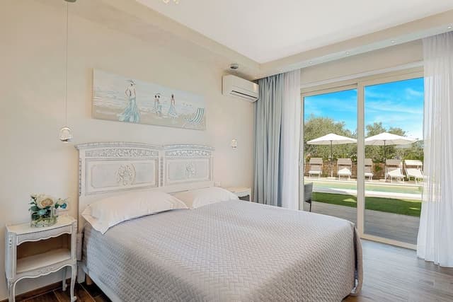 Deluxe Triple Room, Pool View