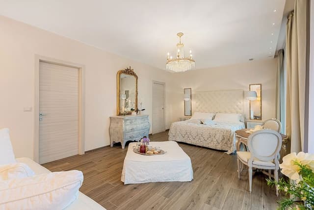 Luxury Studio Suite, Annex Building (Via di murlo, 10/E)