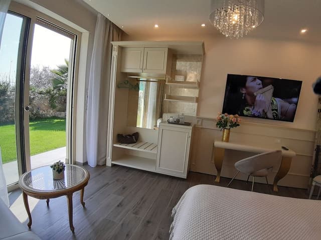 Deluxe Triple Room, Garden View, Annex Building (Via di murlo, 10/E)
