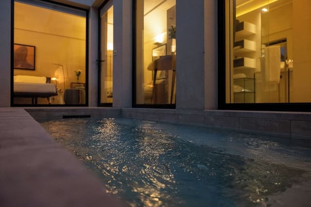Pool Suite à coté