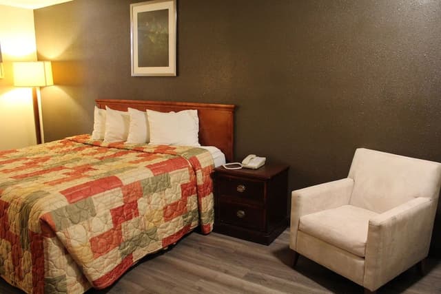 Room, 1 King Bed, Non Smoking