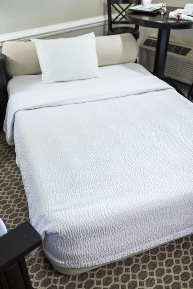 Room, 1 King Bed, Golf View