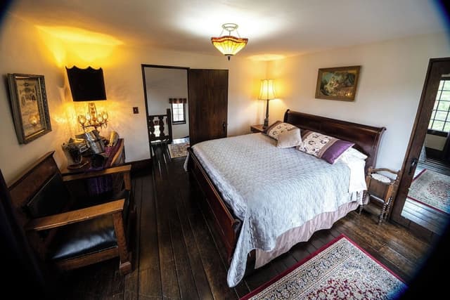 Room, Private Bathroom (Castle on Glen Guest House)
