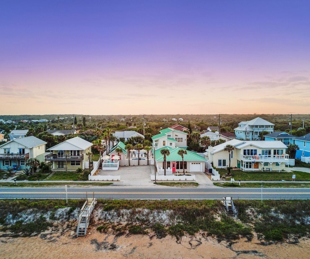 Island Cottage Oceanfront Inn and Spa0