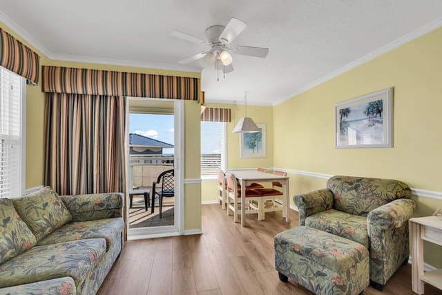 Traditional Condo, 2 Bedrooms