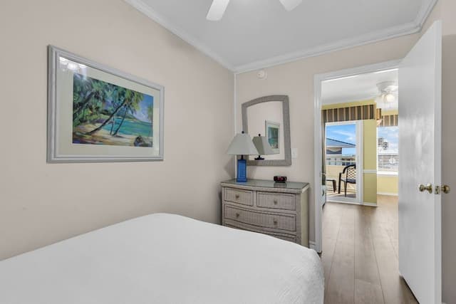 Traditional Condo, 2 Bedrooms