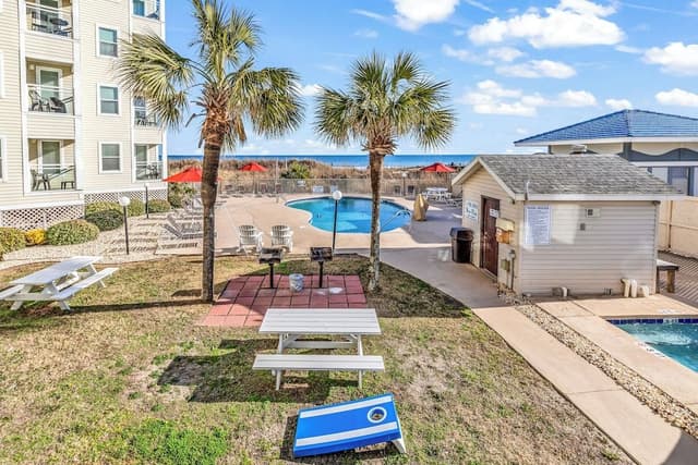 Traditional Condo, 2 Bedrooms