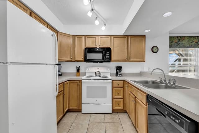 Traditional Condo, 3 Bedrooms