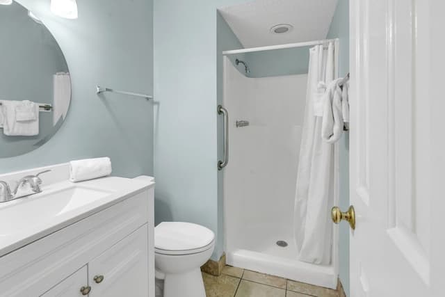 Traditional Condo, 3 Bedrooms