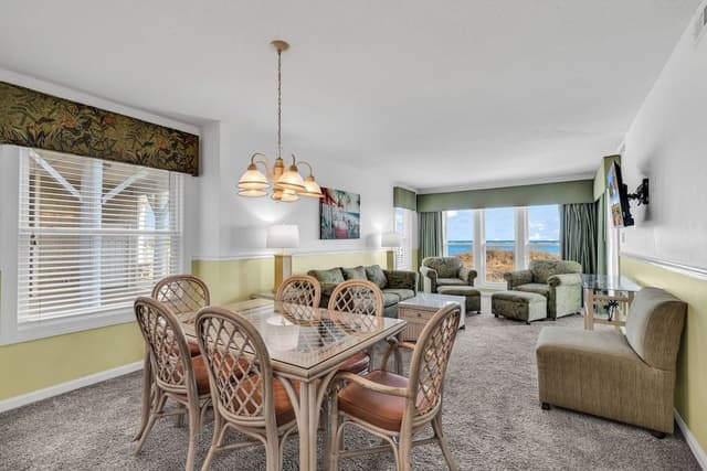 Traditional Condo, 3 Bedrooms