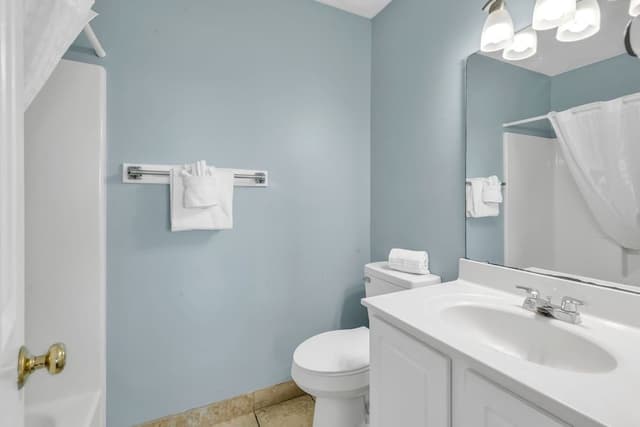 Traditional Condo, 3 Bedrooms