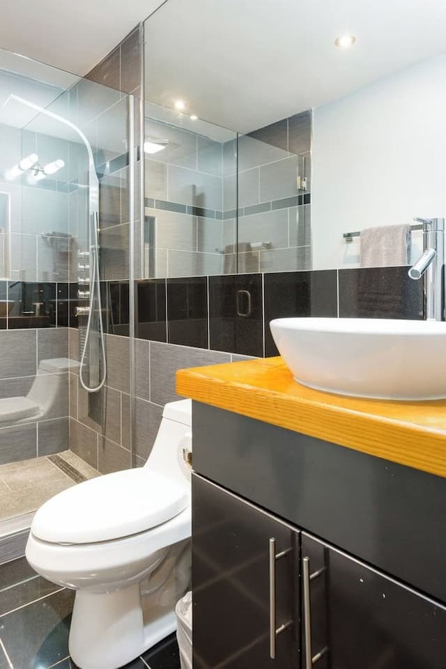 Exclusive Suite, 3 Bedrooms, Hot Tub