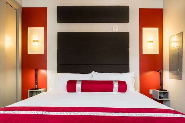 Exclusive Suite, 4 Bedrooms, Pool Access