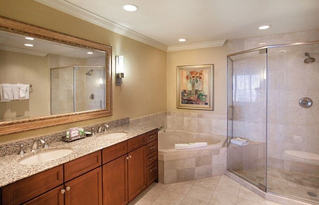 Deluxe Condo, 3 Bedrooms