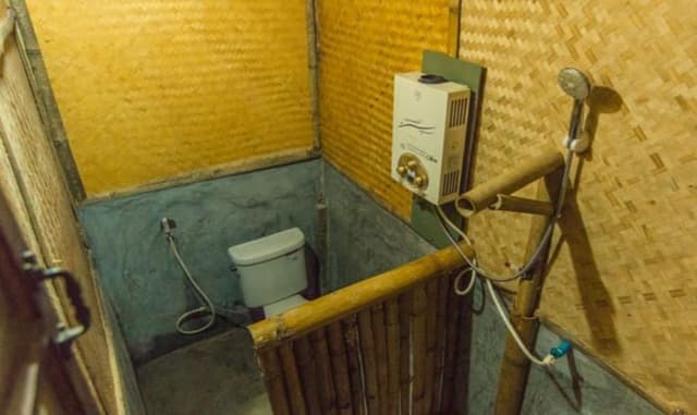 Bamboo Bungalow Garden View Fan