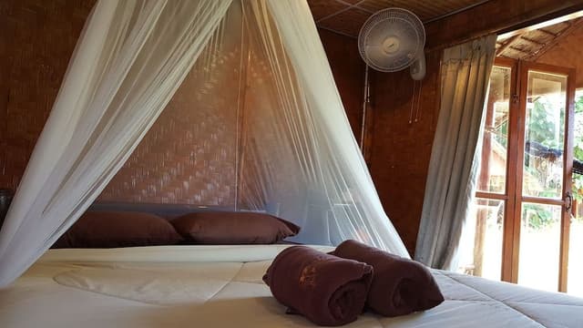 Bamboo Bungalow Garden View Fan