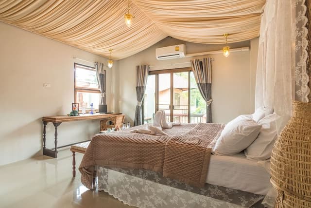 Deluxe Bungalow AC