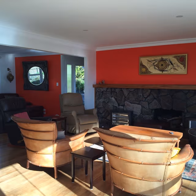 3 Bedroom, 3 Bathroom Lakeview Holiday Home