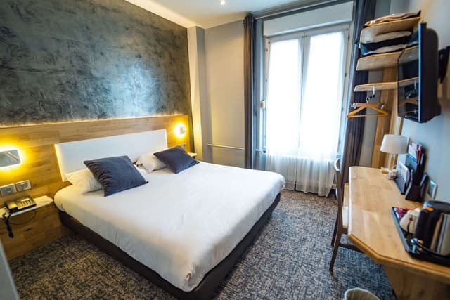 Comfort Room (1 or 2 Persons)