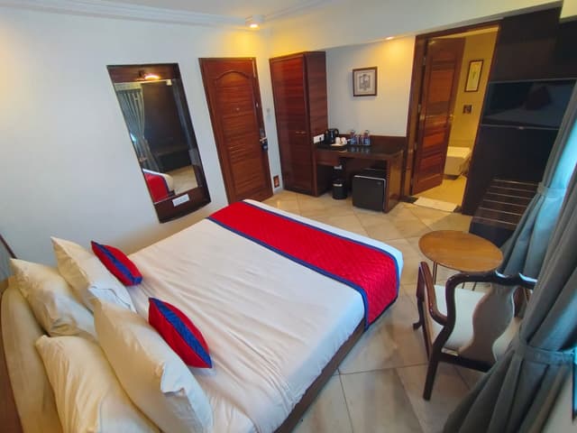 Standard Queen Room