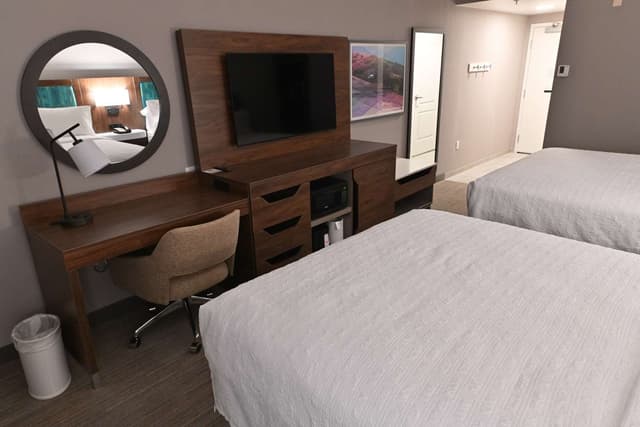 2 QUEEN BEDS NONSMOKING
