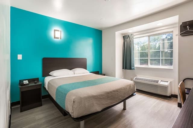 Standard Room, 1 Queen Bed, Non Smoking