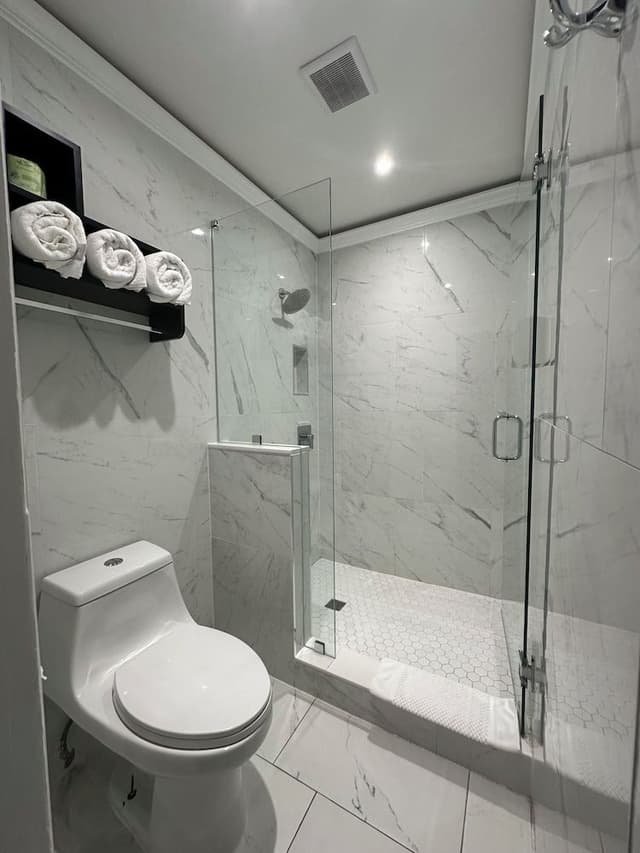 Deluxe Room, 1 King Bed, Bay View