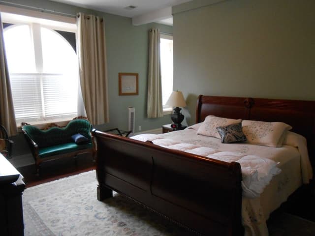 Virginia Minor Suite