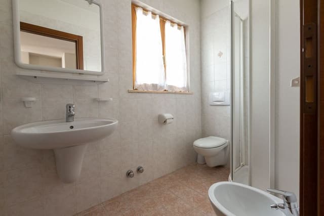 Studio, 1 Double or 2 Twin Beds