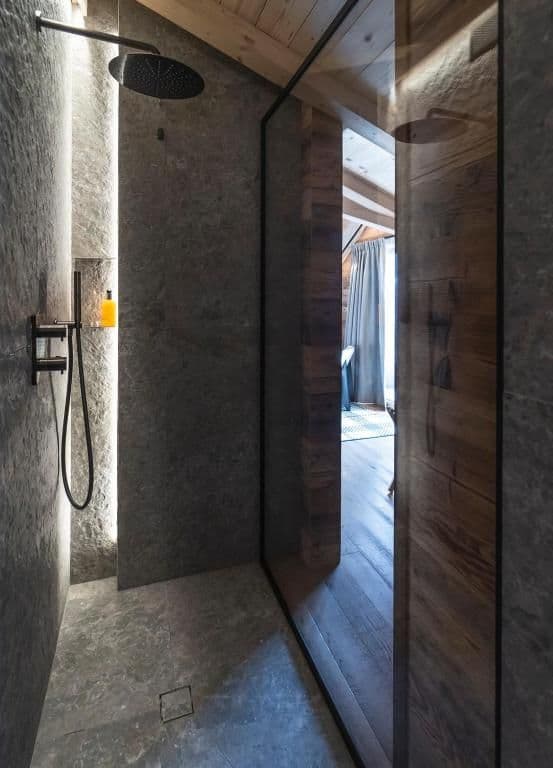 Deluxe Suite with Spa Bath