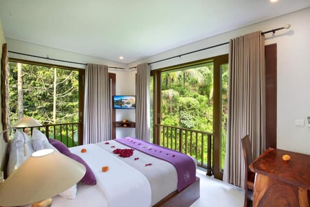 Two Bedroom Forest View Villa with Private Pool and Bathtub