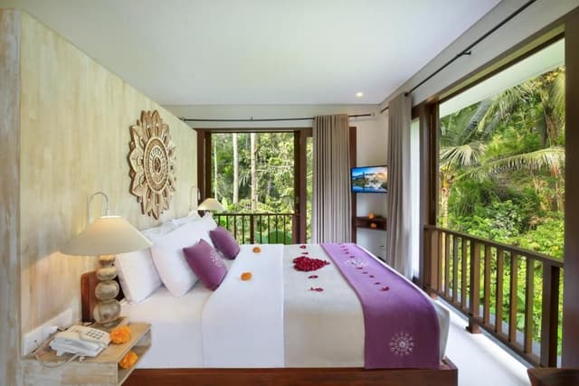 Two Bedroom Forest View Villa with Private Pool and Bathtub